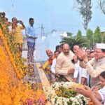 हवा में गिरा मेघनाद का पुतला