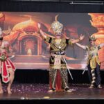 पथ संचलन में उमड़े लोग