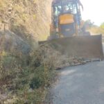 नैनीताल में छात्रों को दी गई टेंट निर्माण की जानकारी