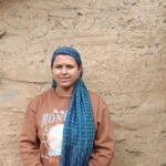 चंपावत में सड़क किनारे झाड़ियों की सफाई