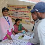 बिहार में चुनावी शोर, यूपी में राजनीतिक सर्वे का जोर