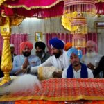 बिहार में चुनावी शोर, यूपी में राजनीतिक सर्वे का जोर