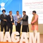 किच्छा में किसानों ने उप संभागीय खाद्य नियंत्रक को घेरा