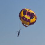 धागे से महिलाएं गूथ रहीं आर्थिक किस्मत