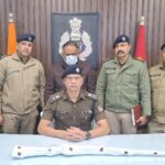 आरोपितों के कब्जे से करीब आठ लाख मूल्य की ज्वेलरी व नकदी बरामद