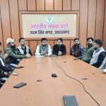 एसएसपी कोतवाली पहुंच पुलिस कर्मियों को दिए सख्त निर्देश, साथ में दिखाई संवेदनशीलता