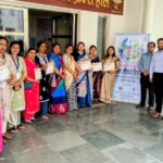 चम्पावत के डीएम के कार्यों की मानेश्वर बाबा ने की सराहना की