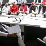 गैस वितरण में अव्यवस्था पर मेयर का गुस्सा फूटा,ठेकेदार ने मांगी माफी