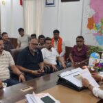 सिर्फ पैदल सफर नहीं, ‘नो व्हीकल डे’ को जिलाधिकारी मनीष कुमार ने बनाया जनसंवाद का माध्यम