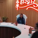 भाजपा नेता ने बांटी महालक्ष्मी किट
