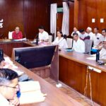 अंतर्राष्ट्रीय योग दिवस की तैयारियों की डीएम ने जिलाधिकारी ने समीक्षा की