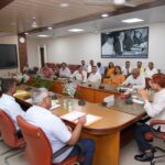 मासूमों के दर्द में थाने पहुंचे कुलपति, बोले—विवि एक परिवार, पीड़ितों के साथ हर कदम पर खड़ा हूं