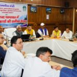 घायल युवक का हाल जानने अस्पताल पहुंचे विकास और रामपाल