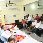 सीएमओ डा.संजीव ने स्वास्थ्य मंत्री उनियाल से की मुलाकात