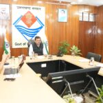 मुख्यमंत्री ने पुलिस स्मृति दिवस पर शहीद जवानों को दी श्रद्धांजलि, परिजनों को किया सम्मानित